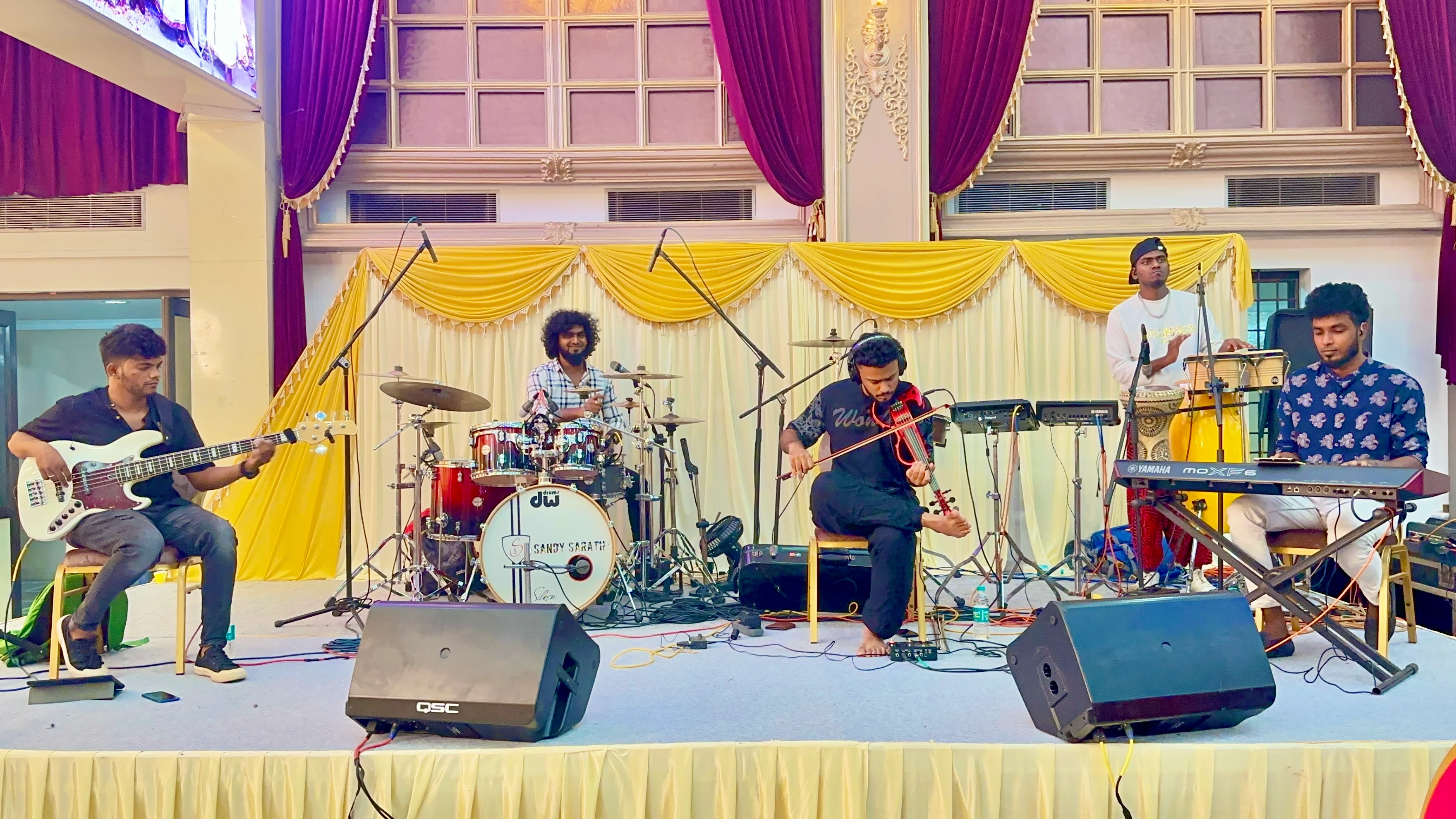 wedding band  near me